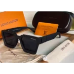 Stylish Louis Vuitton Sunglasses (AKI29)