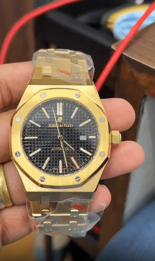 Audemars Piguet Royal Oak First Copy Watch Audemars Piguet Royal Oak First Copy Watch