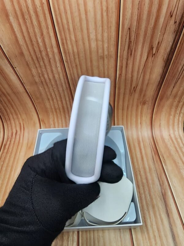 AirPods Maxx First Copy in Gujrat at Zest Shop